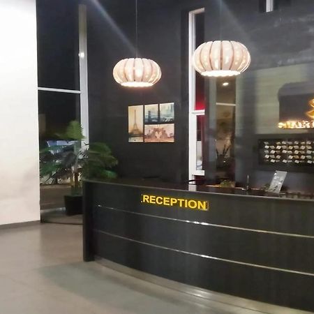 Ferienwohnung Smart Dream Aeropolis Ar2 Tangerang Exterior foto